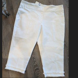 Cute Ruby Rd. Capri Length WHITE pant - SIZE 18 NWT